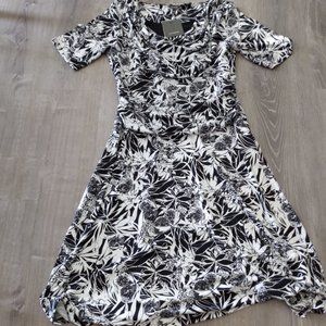 Denver Hayes Mid-Length Dress Black & White Short Sleeve NWT Size Large